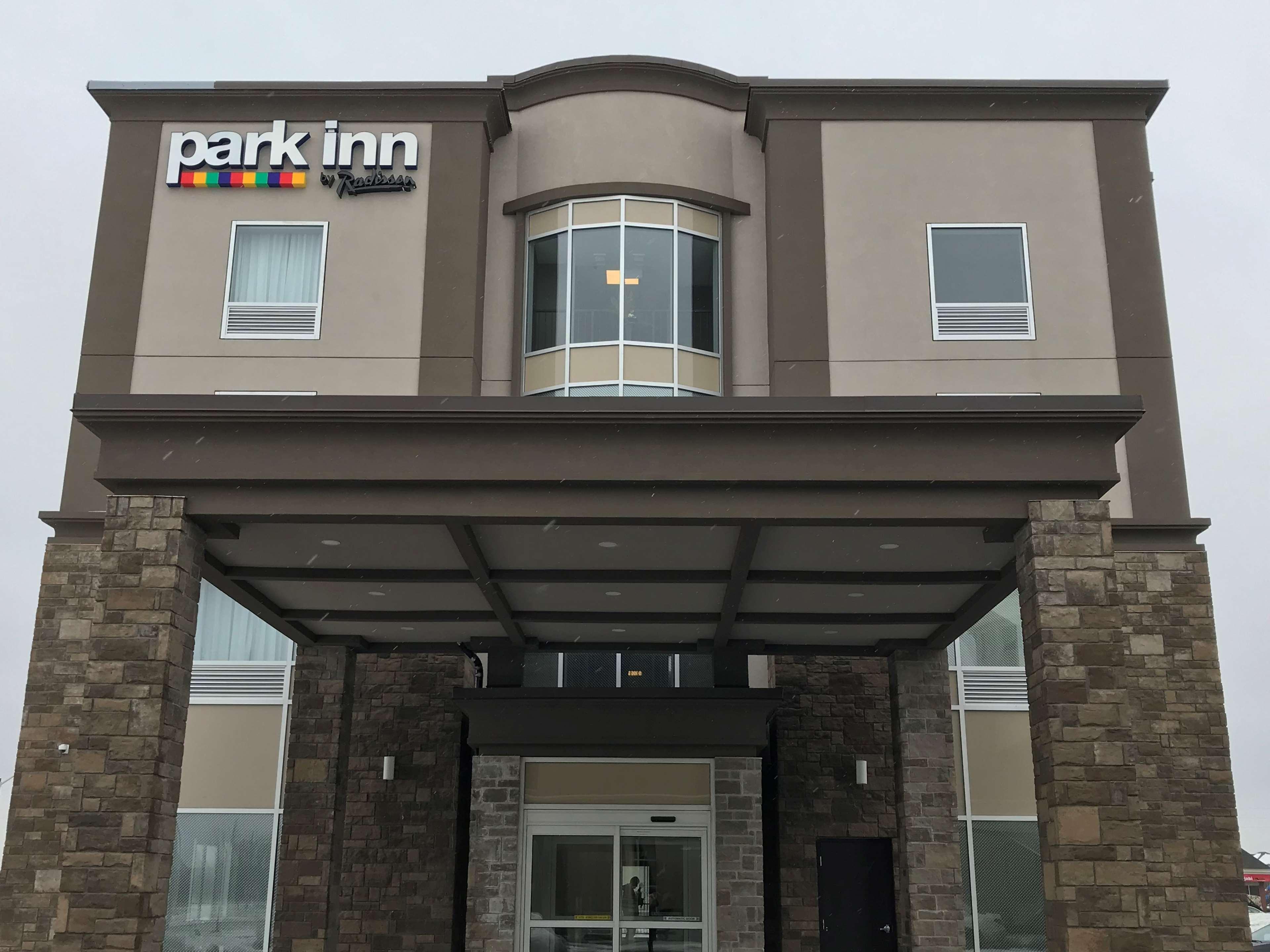 Park Inn By Radisson Brampton, On المظهر الخارجي الصورة