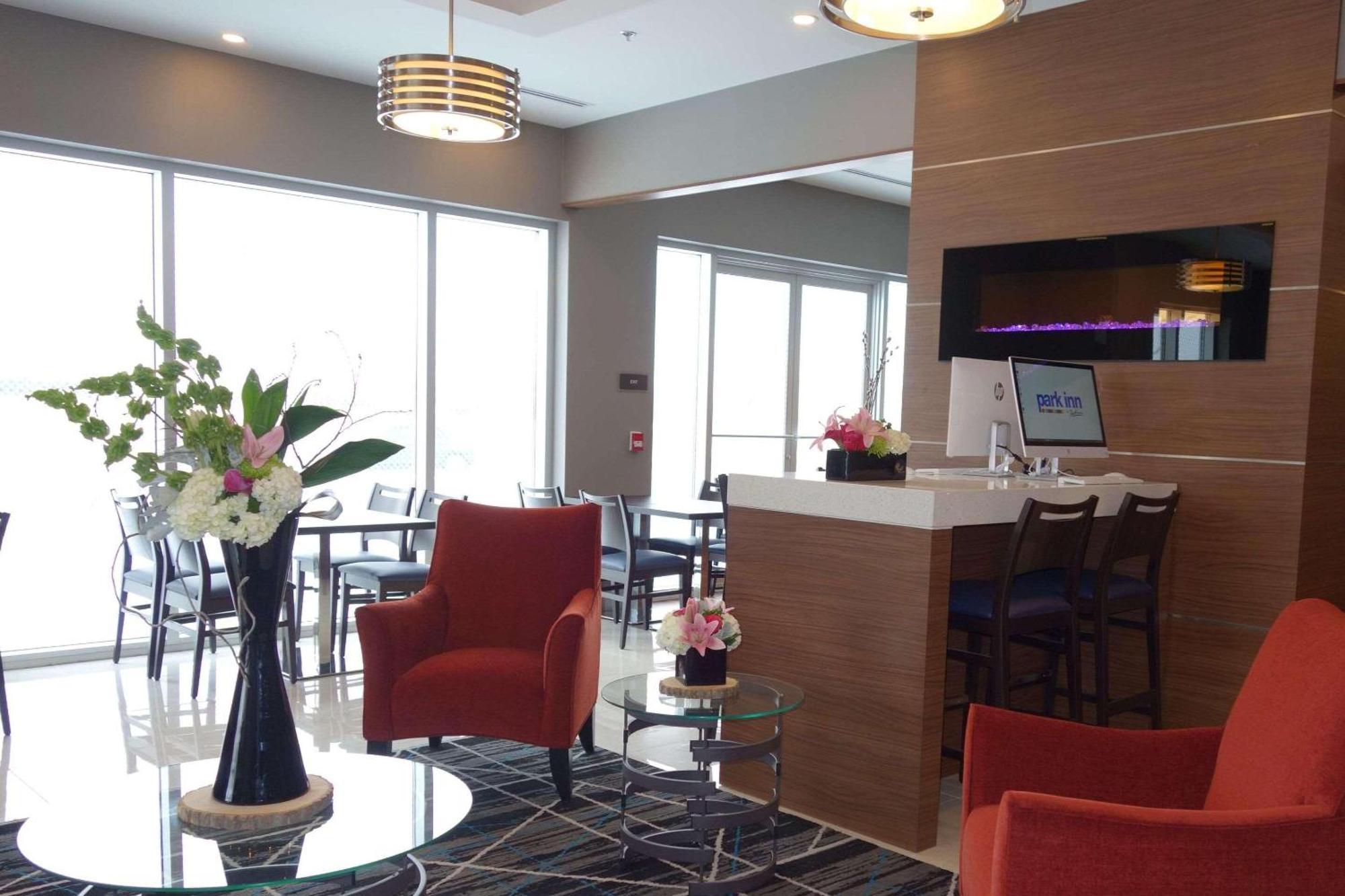 Park Inn By Radisson Brampton, On المظهر الخارجي الصورة