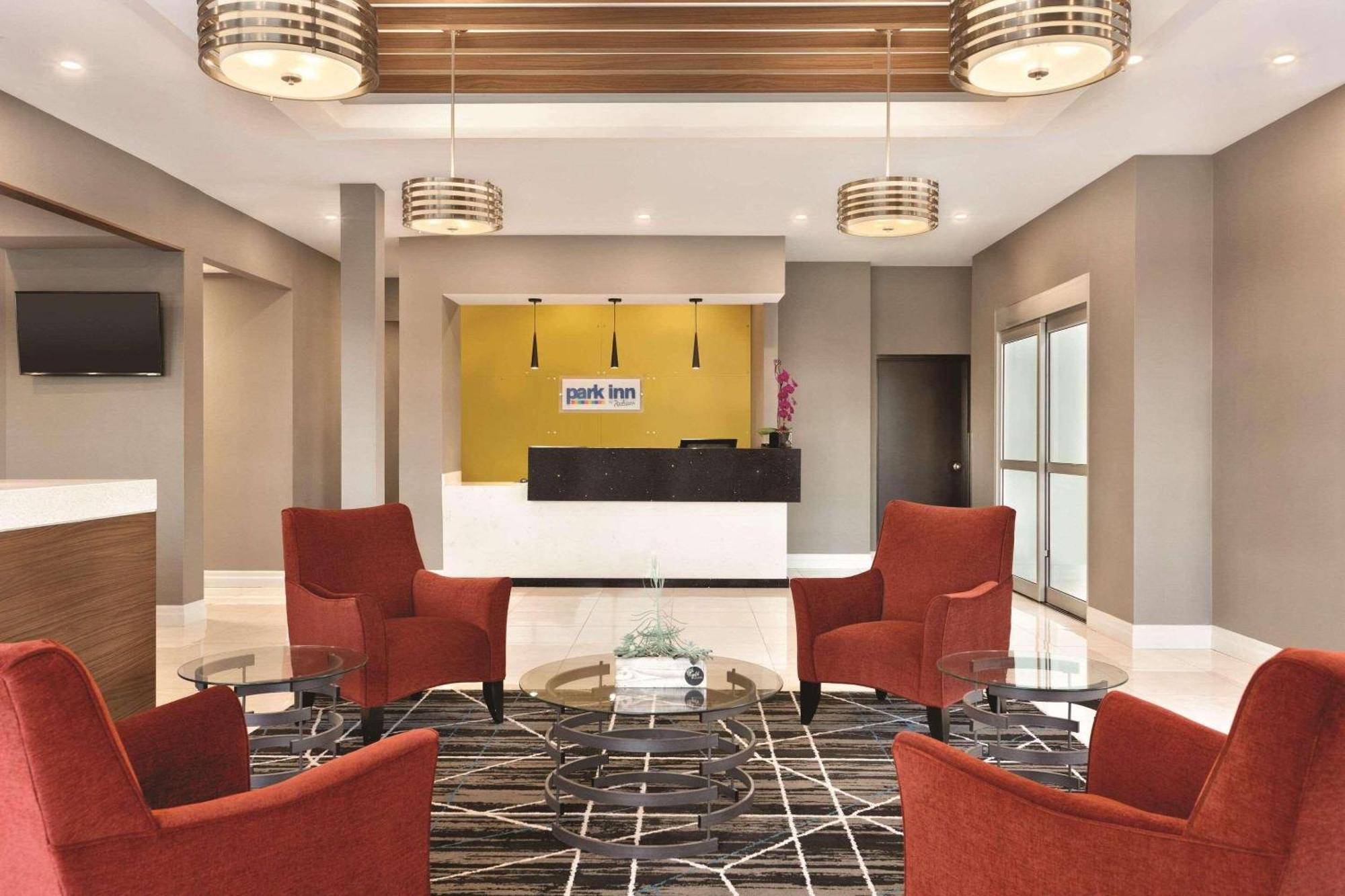 Park Inn By Radisson Brampton, On المظهر الخارجي الصورة